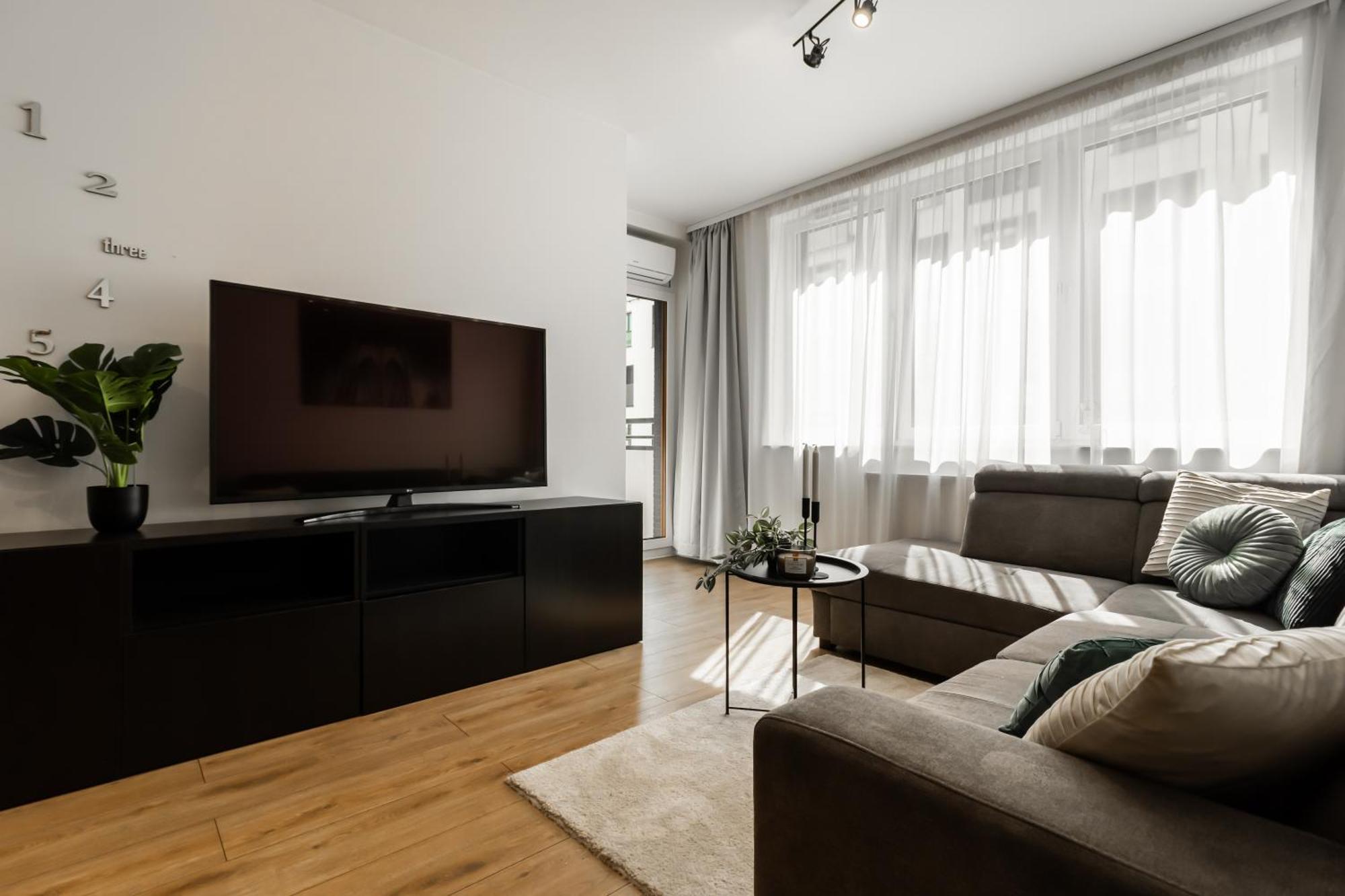 Near Sky Tower Free Parking For 2 Cars Breslau